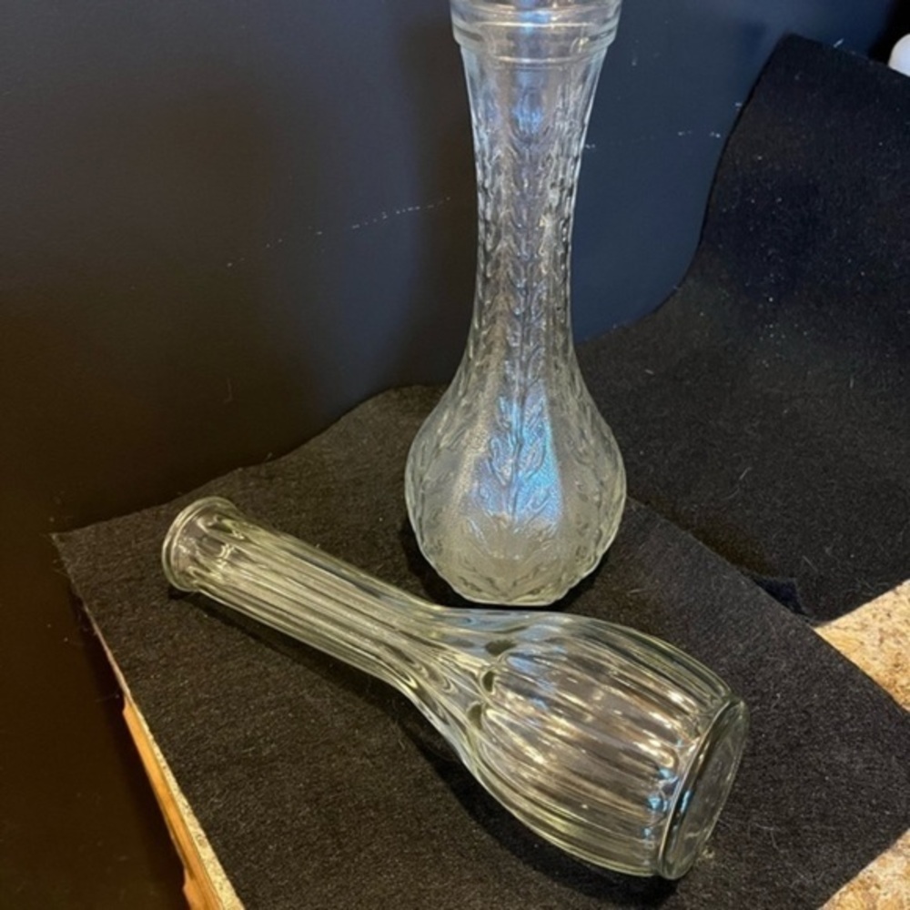 Vintage 9” Bud Vases Clear Glass Set of Two - Picture 10 of 11